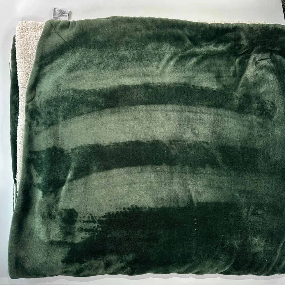 Life Comfort Oversized Throw Blanket Sherpa Plush Green Cream 70x70